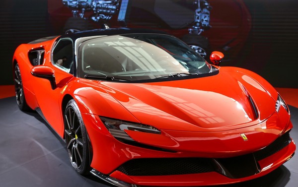 ferrari-sf-90-stradale_1